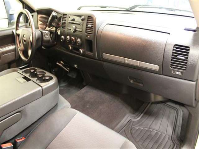 GMC Sierra 2500HD 2010 photo 16